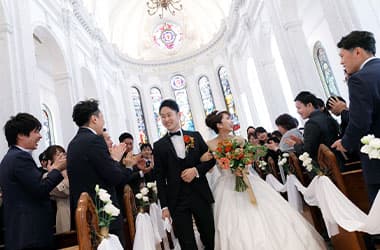 写真：洋装人前式